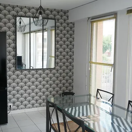 Apartment 15 Avenue Jacques Chastellain *